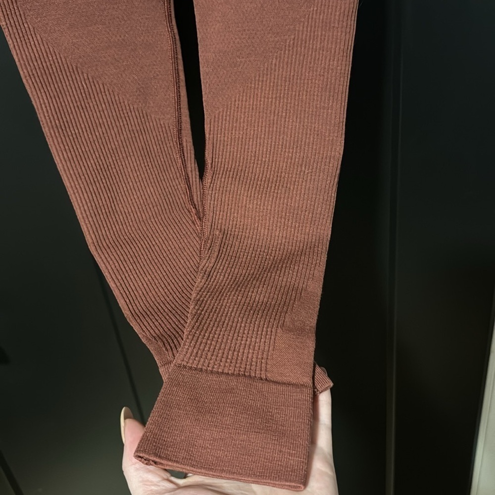 Lululemon Keep The Heat Thermal Tight *27"
Savannah - Picture 7 of 13